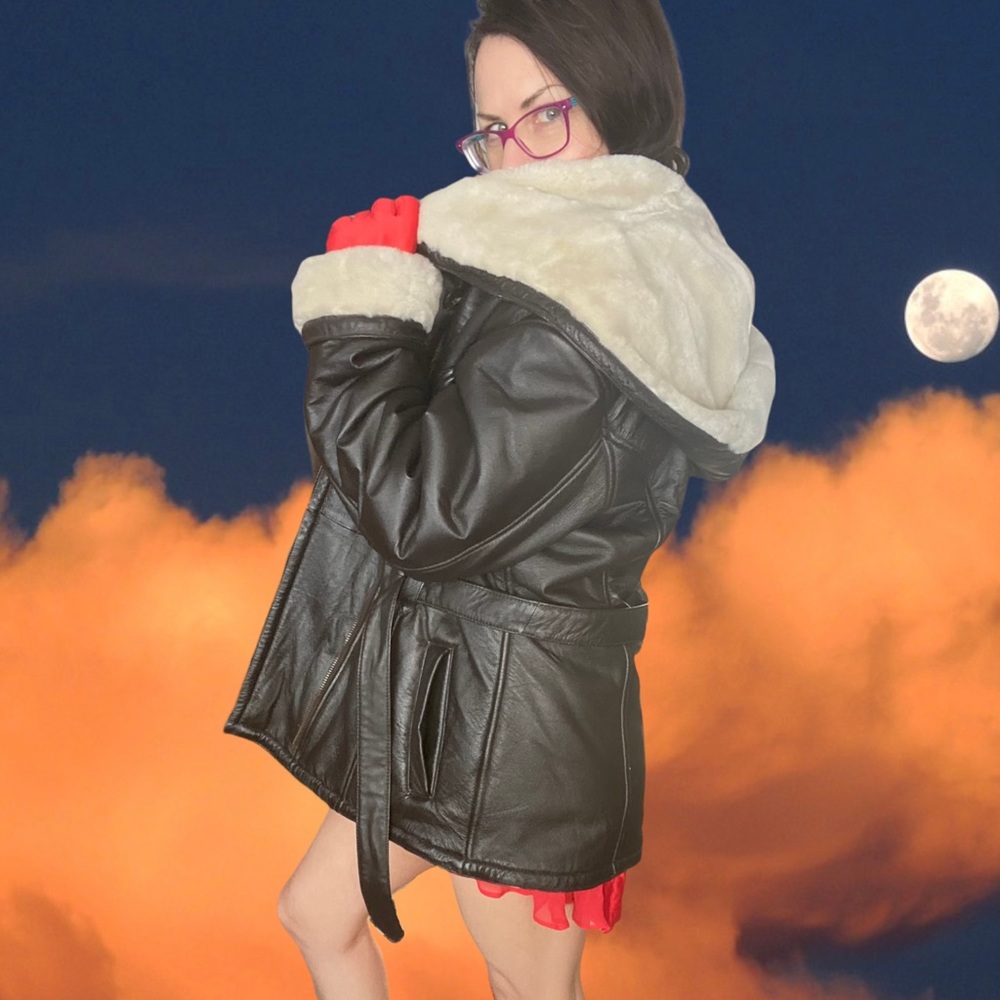 ❤️‍🔥FANTASTIC Vintage Wilsons Leather Faux Fur Lined Hooded Belted Winter Coat - Picture 14 of 14